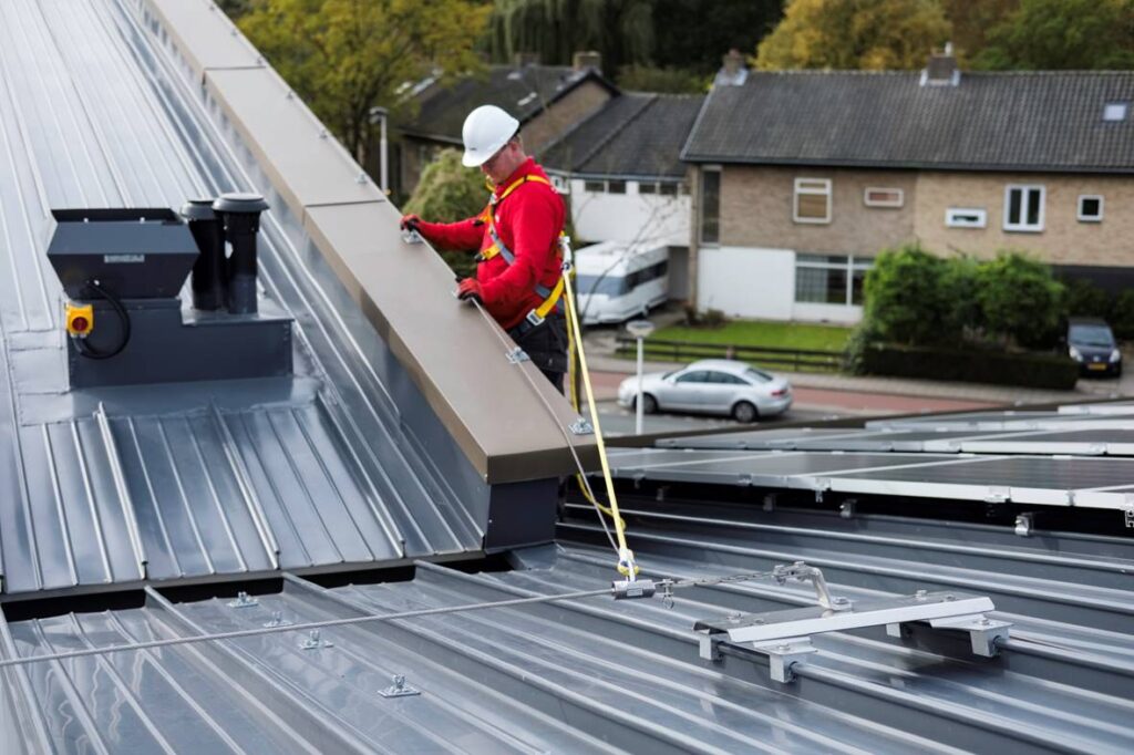 Seamfix-Lijnsysteem-valbeveiliging-eyecatcher-dakveiligheid-life-line-system (1)